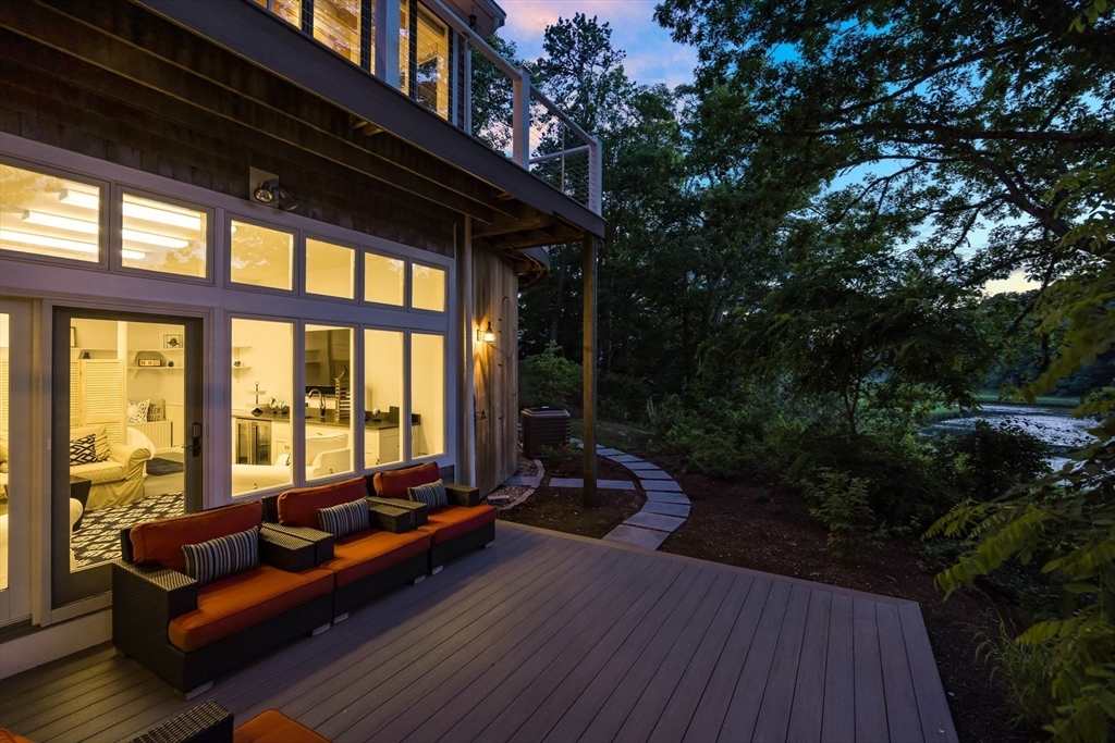 Orleans, Massachusetts 02653, United States, 4 Bedrooms Bedrooms, ,3 BathroomsBathrooms,Residential,Active,173220