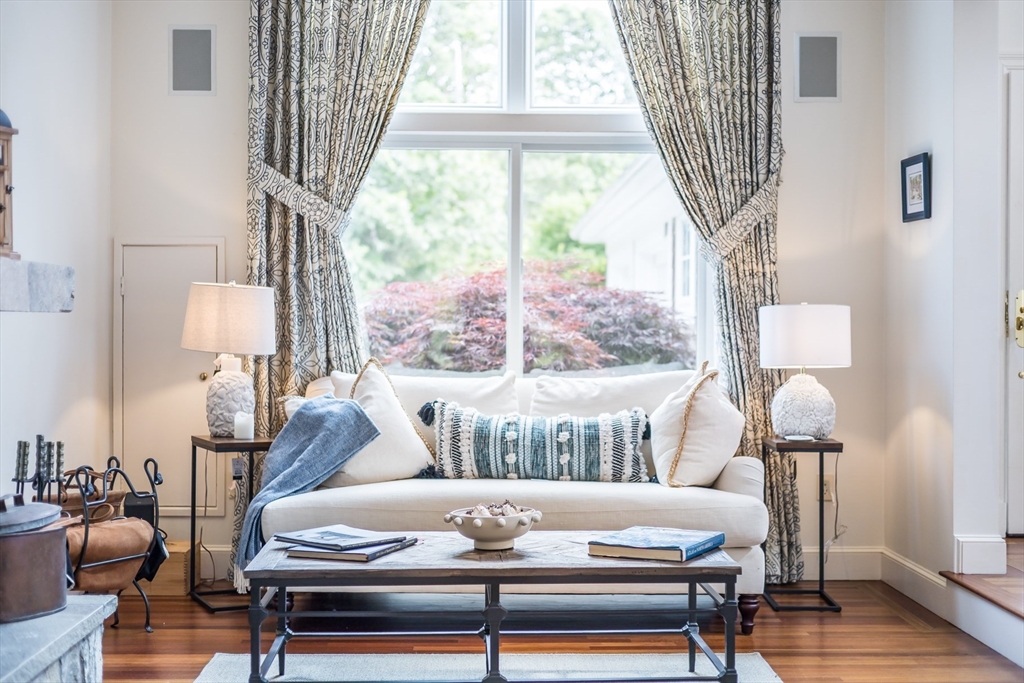 Orleans, Massachusetts 02653, United States, 4 Bedrooms Bedrooms, ,3 BathroomsBathrooms,Residential,Active,173220