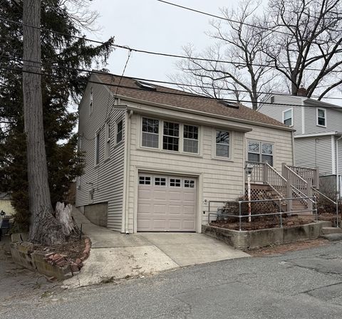 70 Colonial Rd Weymouth MA 02191