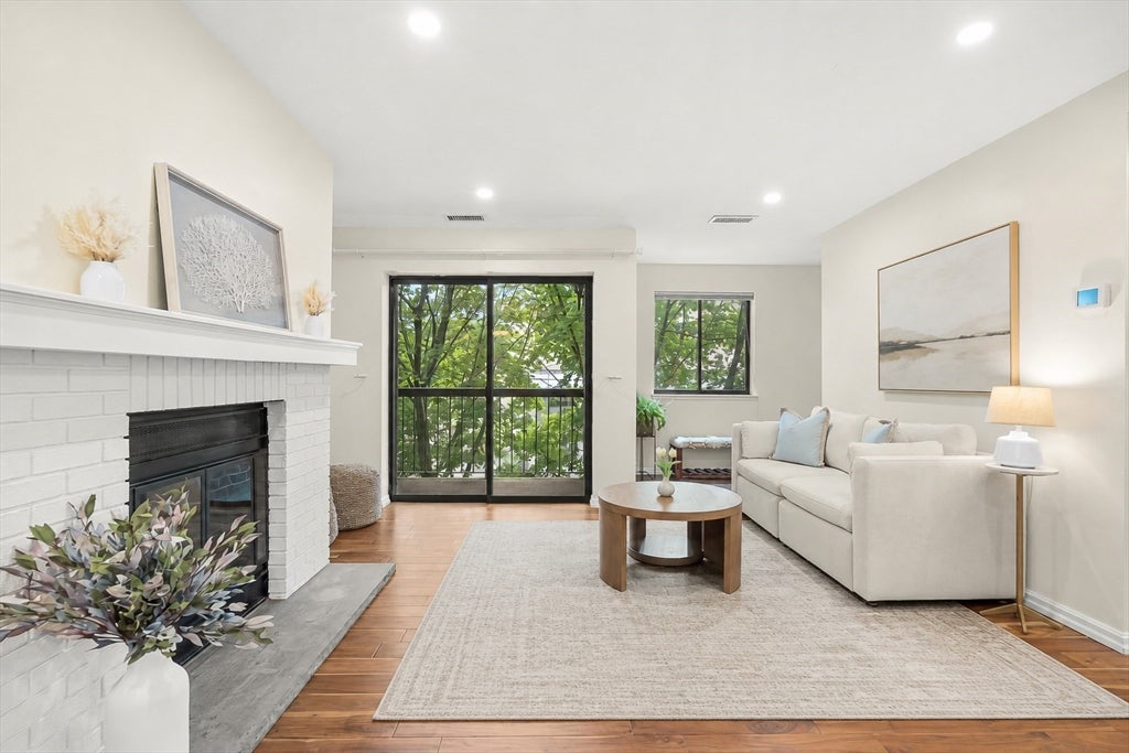 666 Main Street #315, Winchester, MA, 666 Main Street #315, Winchester, MA Photo #2