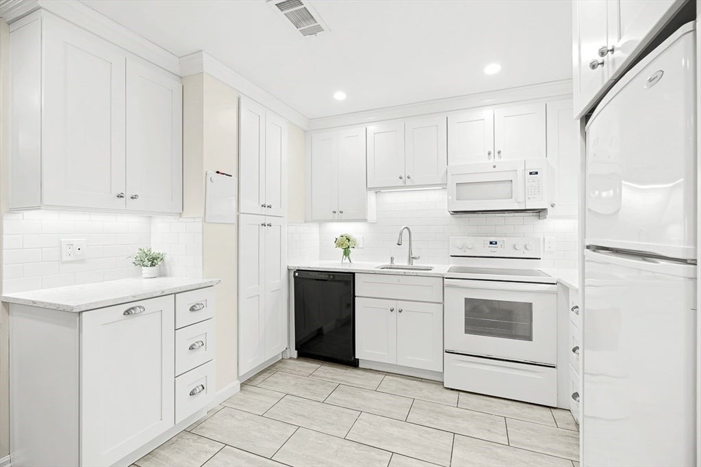 666 Main Street #315, Winchester, MA, 666 Main Street #315, Winchester, MA Photo #16