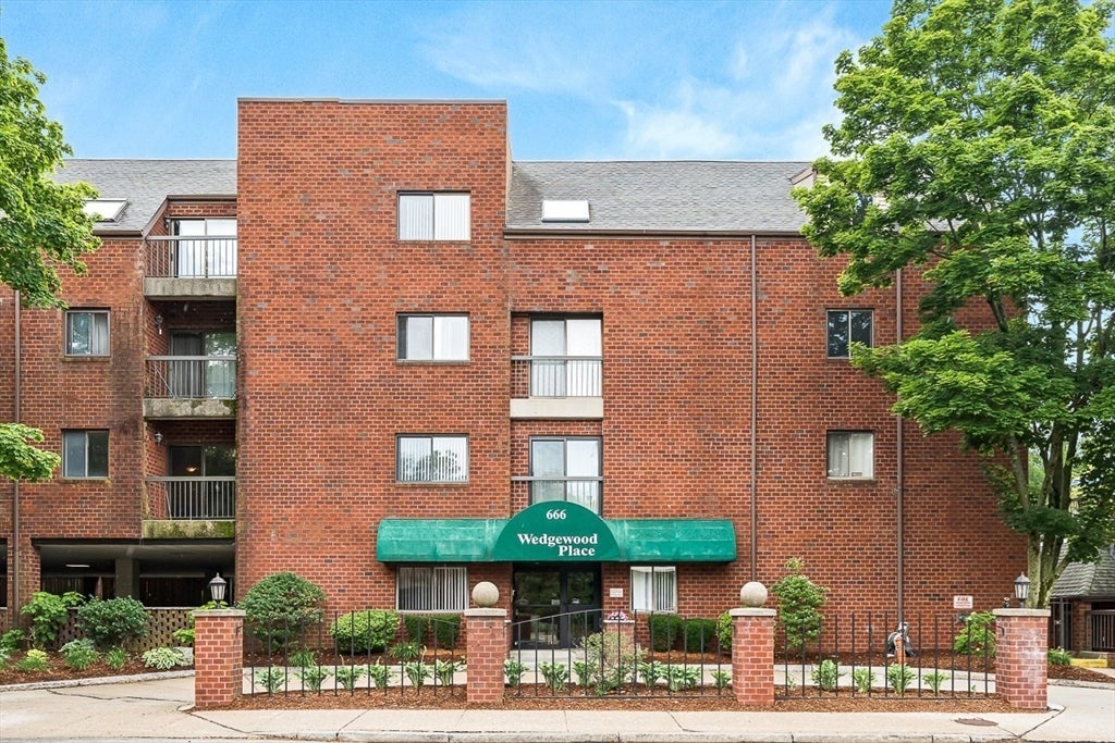 666 Main Street #315, Winchester, MA, 666 Main Street #315, Winchester, MA Photo #34