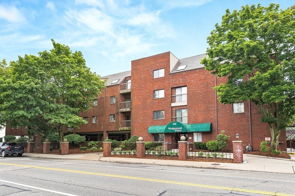 666 Main Street #315, Winchester, MA, 666 Main Street #315, Winchester, MA Photo #35