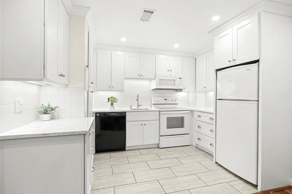666 Main Street #315, Winchester, MA, 666 Main Street #315, Winchester, MA Photo #15