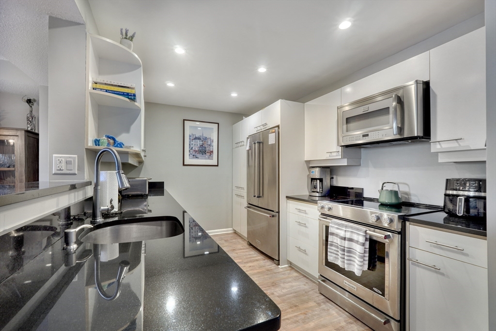 3 Seal Harbor Rd #434, Winthrop, MA Photo #11