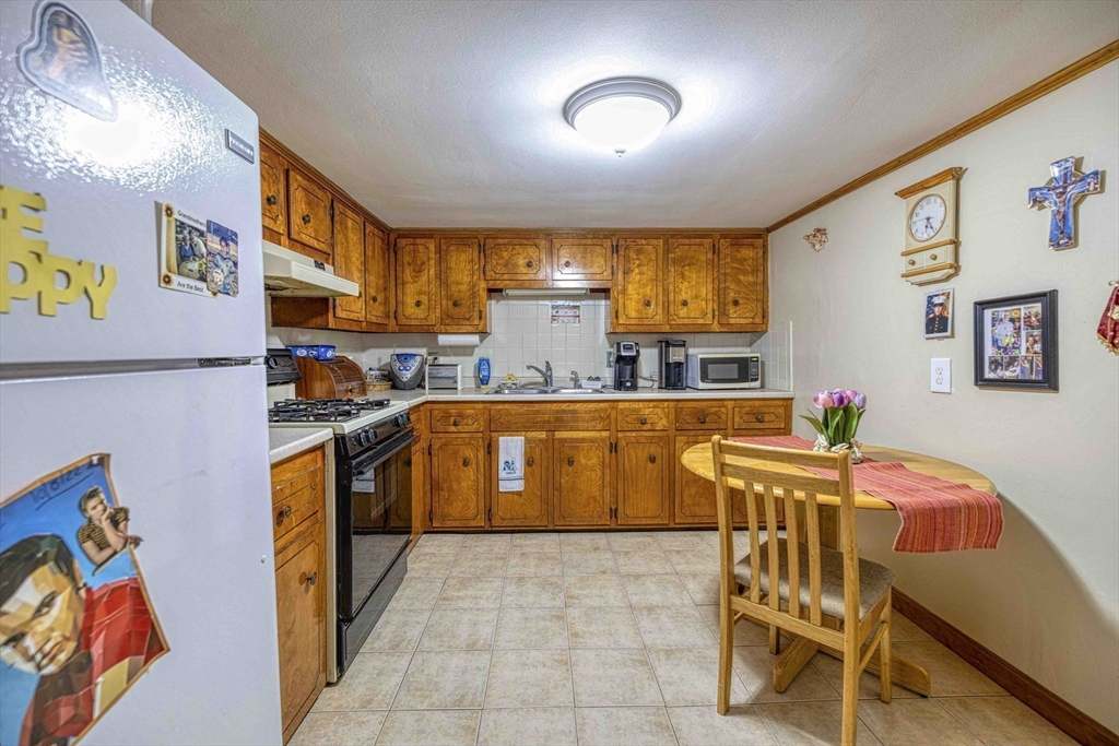 321 Embert St, Fall River, MA, 321 Embert St, Fall River, MA Photo #13
