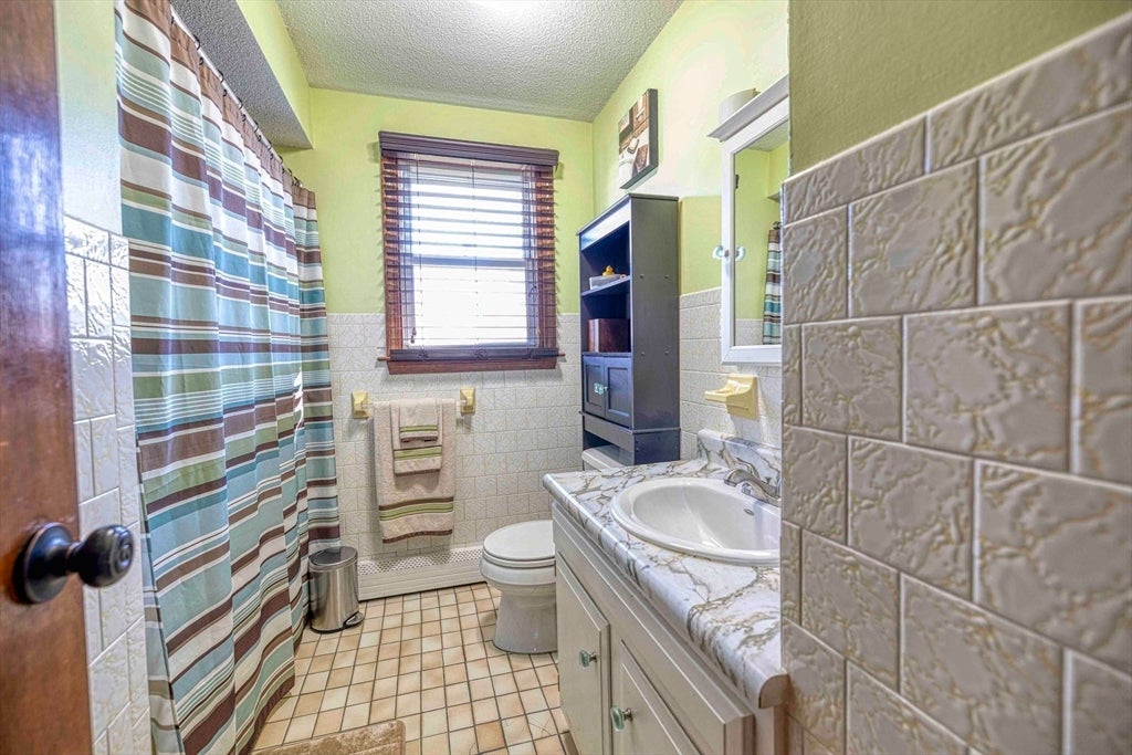 321 Embert St, Fall River, MA, 321 Embert St, Fall River, MA Photo #8