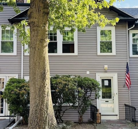 Photo of 36 Beaconsfield Rd #2, Brookline, MA 02445 (MLS # 73487984)