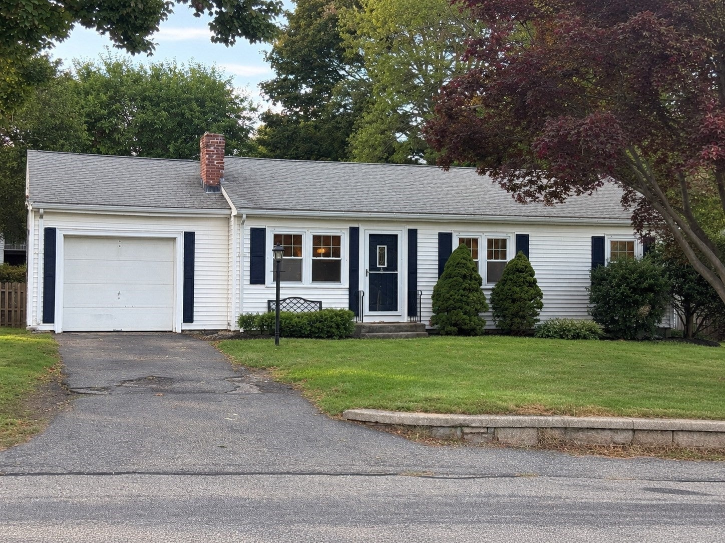 Photo of 35 Fountain St, Milford, MA