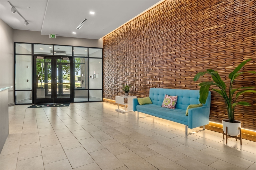 3531 Washington  Street 411