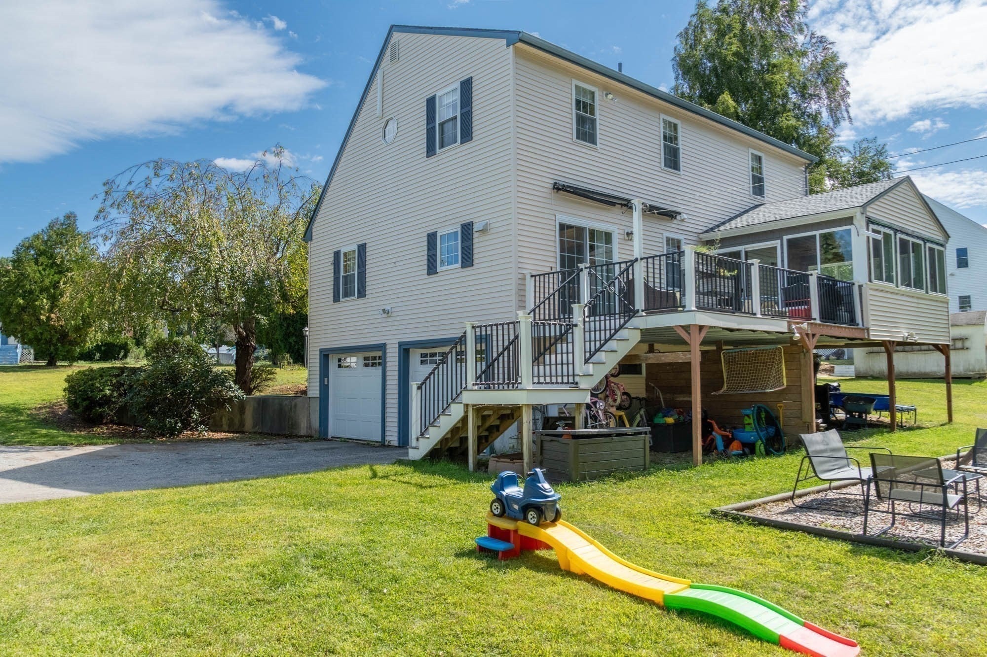 18 Clarence Dr