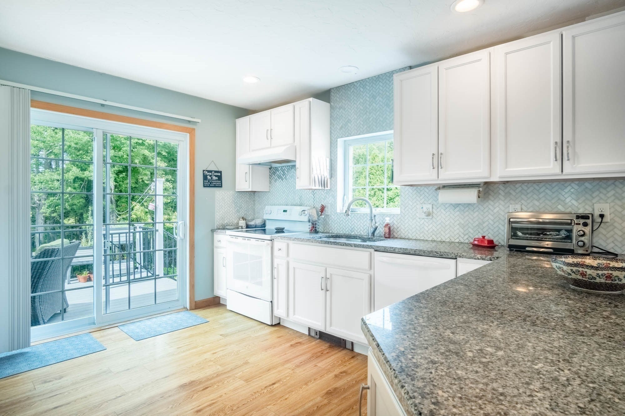 18 Clarence Dr