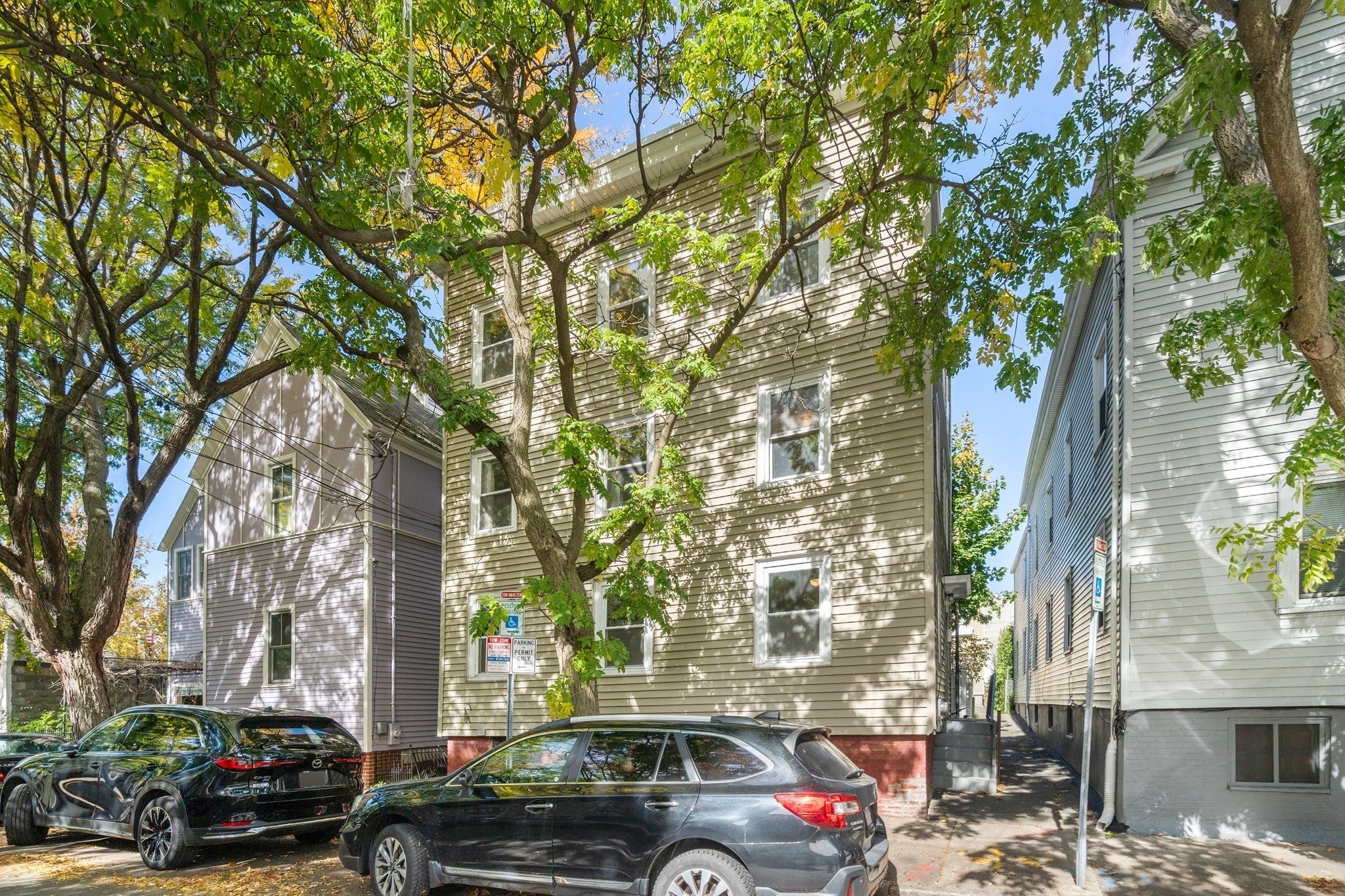 211 Hurley St