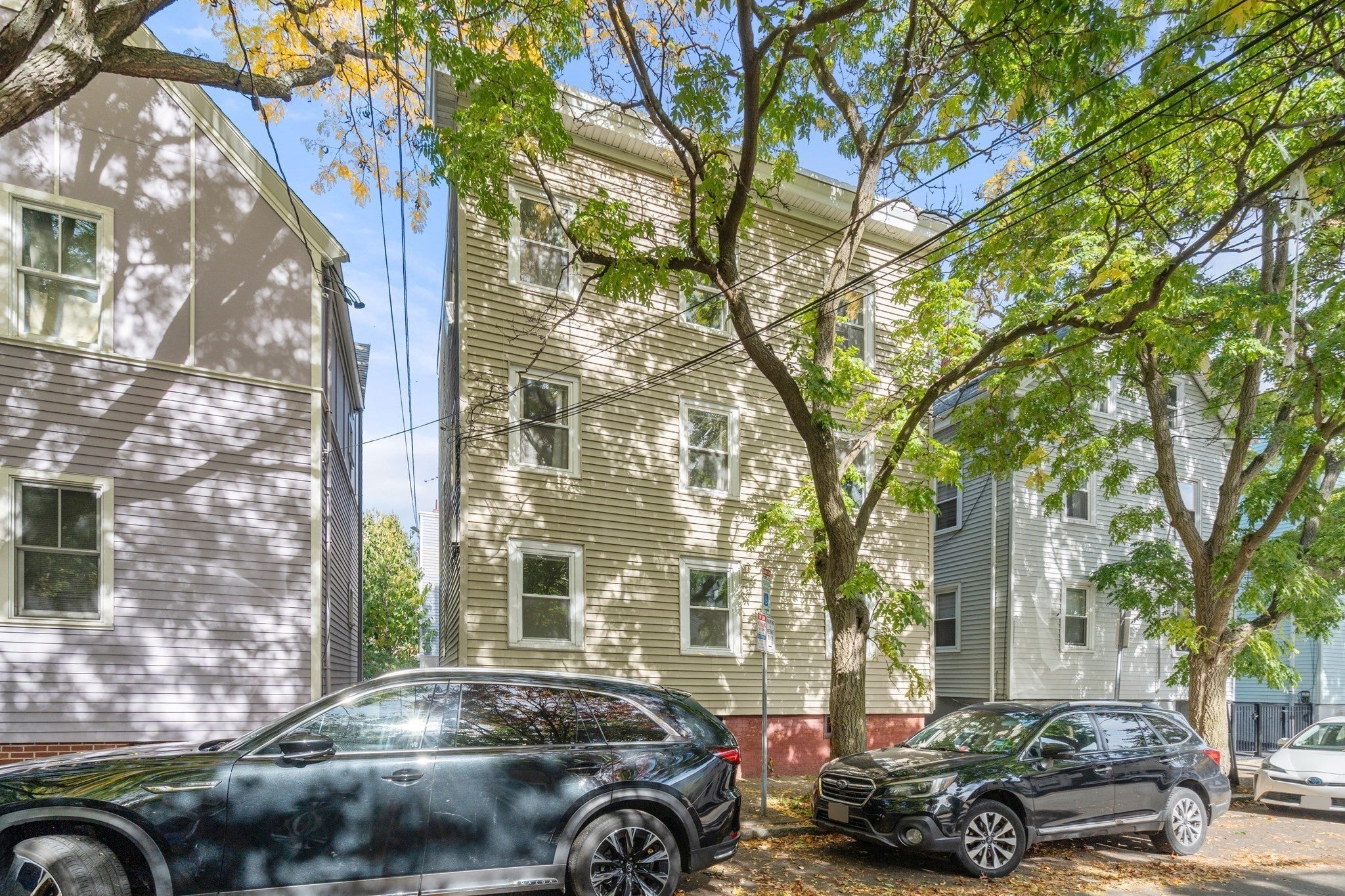 211 Hurley St