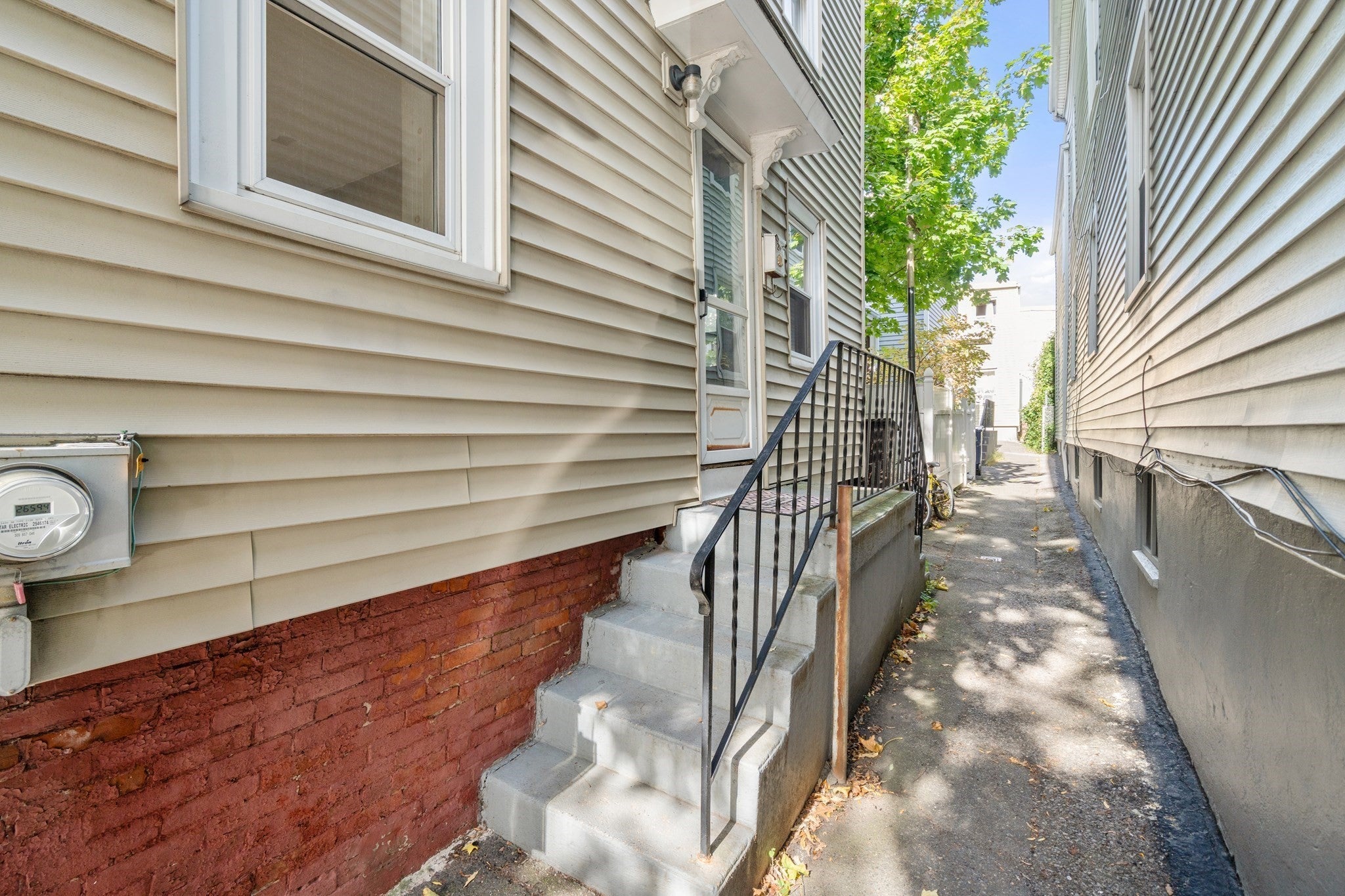 211 Hurley St