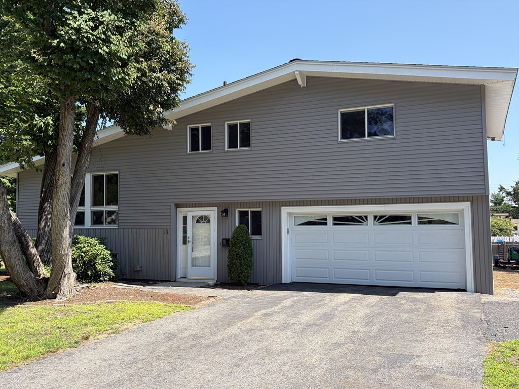 Click for 11 Debra Ln, Framingham, MA slideshow Click for 11 Debra Ln, Framingham, MA slideshow