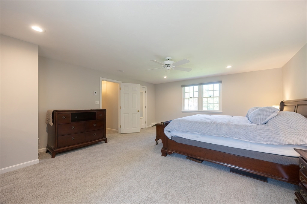 North Attleboro, Massachusetts 02760, United States, 4 Bedrooms Bedrooms, ,2 BathroomsBathrooms,Residential,Active,139270