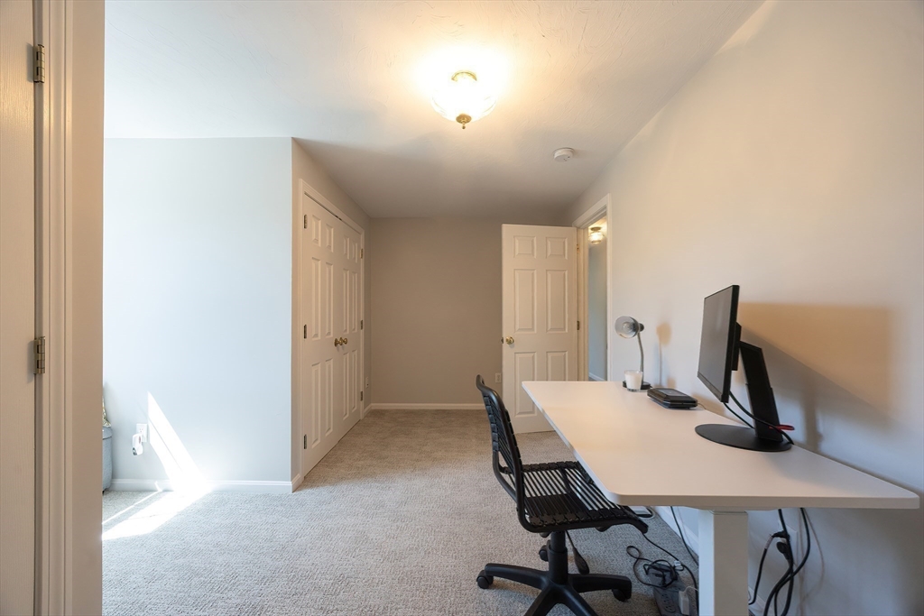 North Attleboro, Massachusetts 02760, United States, 4 Bedrooms Bedrooms, ,2 BathroomsBathrooms,Residential,Active,139270