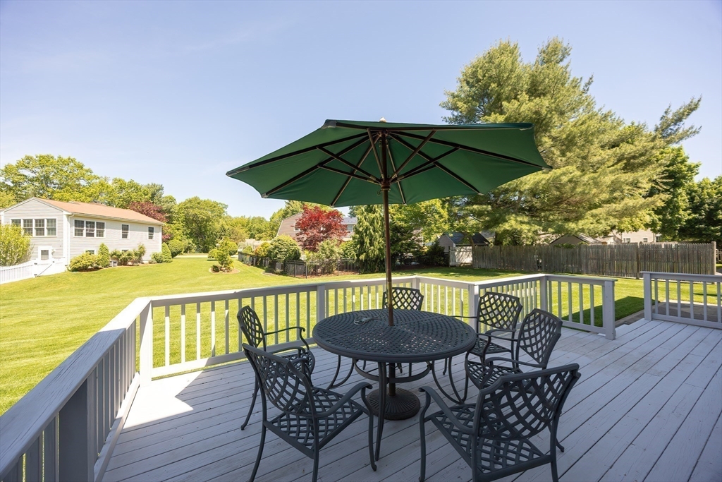 North Attleboro, Massachusetts 02760, United States, 4 Bedrooms Bedrooms, ,2 BathroomsBathrooms,Residential,Active,139270