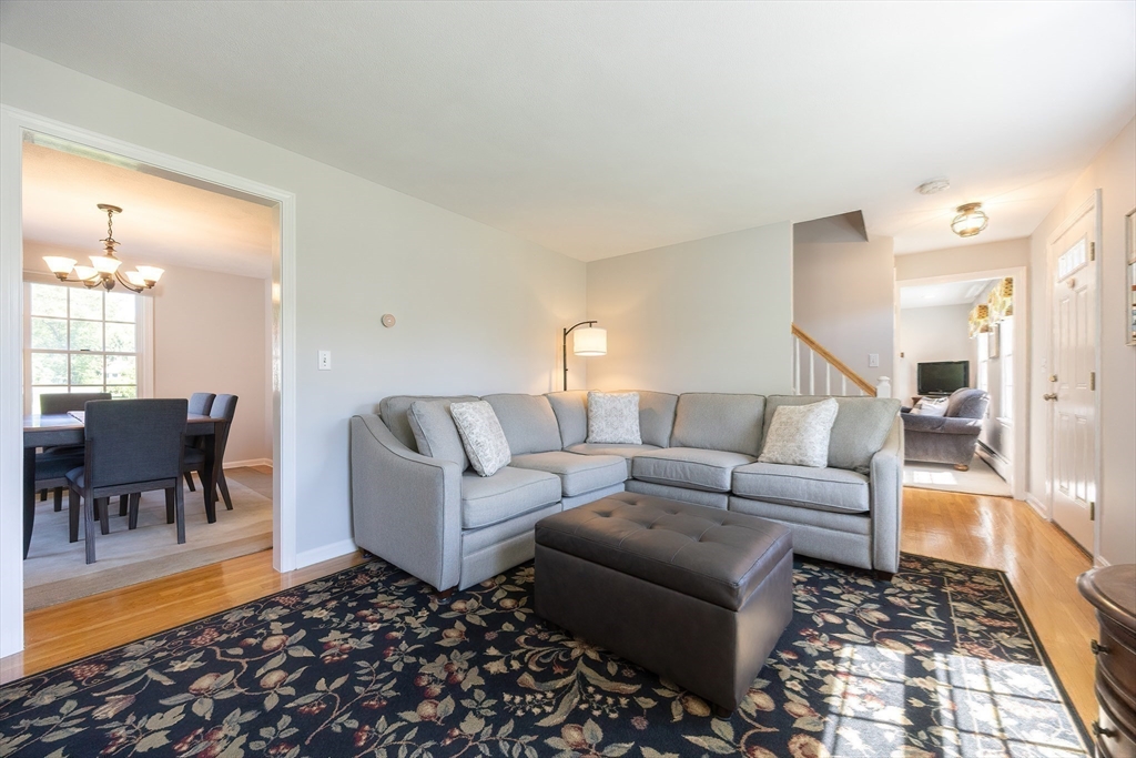 North Attleboro, Massachusetts 02760, United States, 4 Bedrooms Bedrooms, ,2 BathroomsBathrooms,Residential,Active,139270