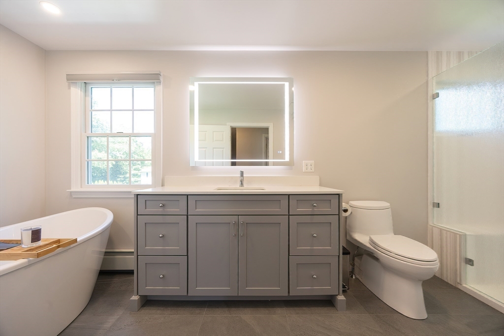 North Attleboro, Massachusetts 02760, United States, 4 Bedrooms Bedrooms, ,2 BathroomsBathrooms,Residential,Active,139270