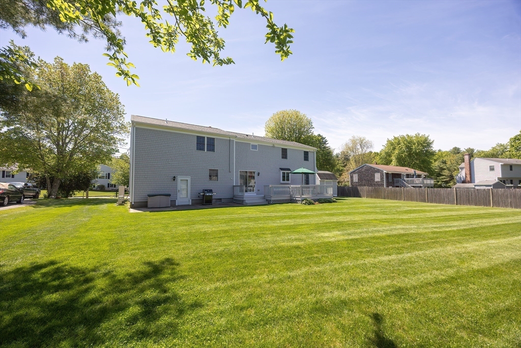 North Attleboro, Massachusetts 02760, United States, 4 Bedrooms Bedrooms, ,2 BathroomsBathrooms,Residential,Active,139270