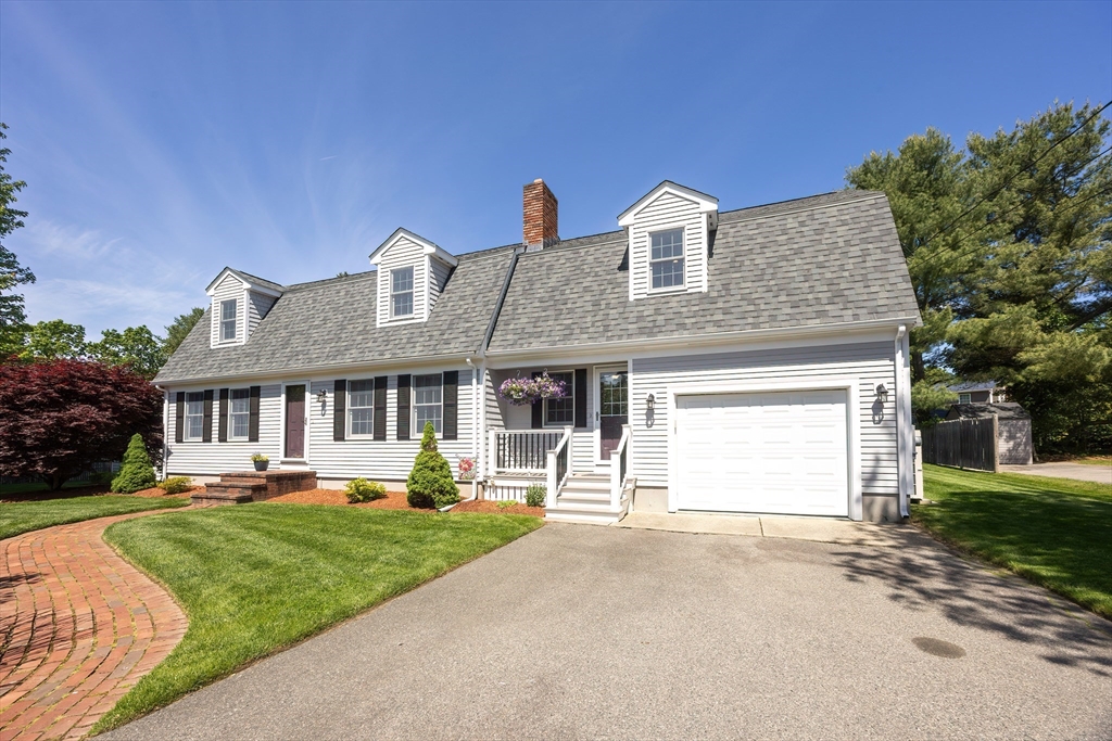 North Attleboro, Massachusetts 02760, United States, 4 Bedrooms Bedrooms, ,2 BathroomsBathrooms,Residential,Active,139270