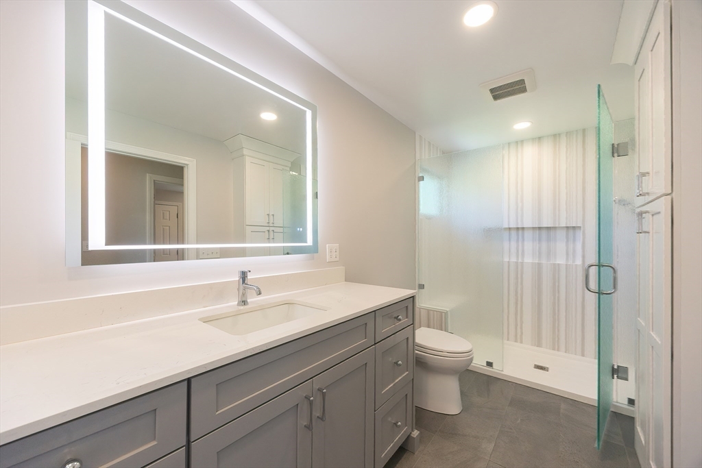 North Attleboro, Massachusetts 02760, United States, 4 Bedrooms Bedrooms, ,2 BathroomsBathrooms,Residential,Active,139270