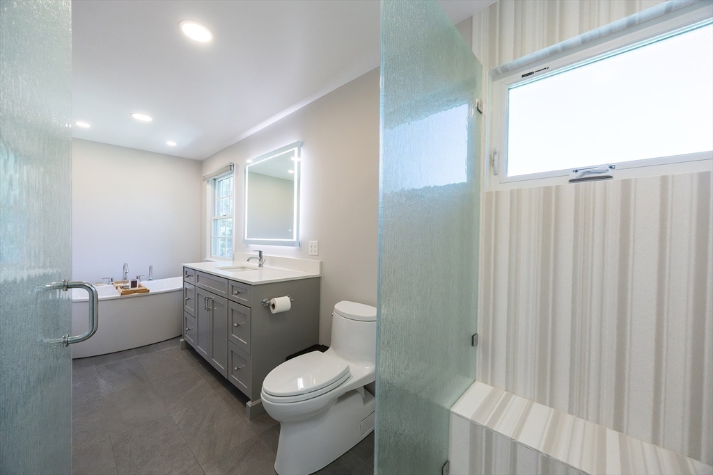 North Attleboro, Massachusetts 02760, United States, 4 Bedrooms Bedrooms, ,2 BathroomsBathrooms,Residential,Active,139270