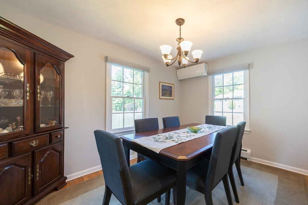 North Attleboro, Massachusetts 02760, United States, 4 Bedrooms Bedrooms, ,2 BathroomsBathrooms,Residential,Active,139270