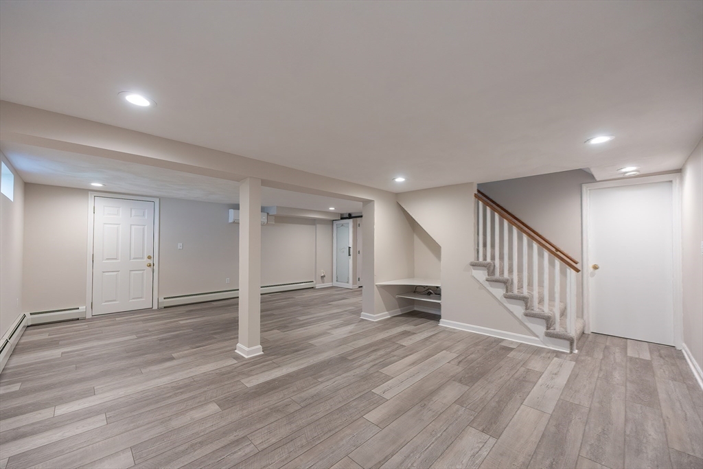 North Attleboro, Massachusetts 02760, United States, 4 Bedrooms Bedrooms, ,2 BathroomsBathrooms,Residential,Active,139270