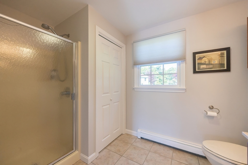 North Attleboro, Massachusetts 02760, United States, 4 Bedrooms Bedrooms, ,2 BathroomsBathrooms,Residential,Active,139270