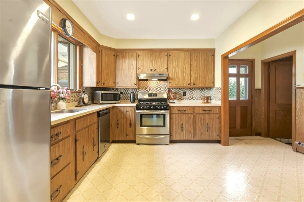 87 Edwin St, Quincy, MA Photo #10