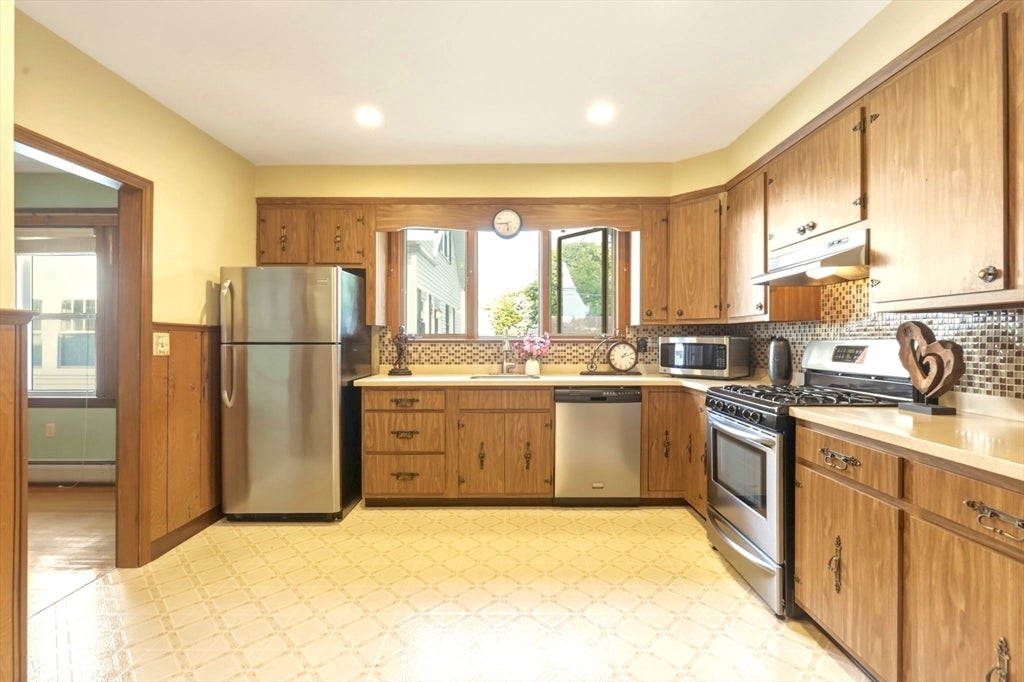87 Edwin St, Quincy, MA Photo #11