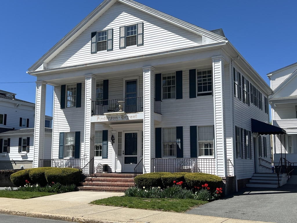 4 Common Street
