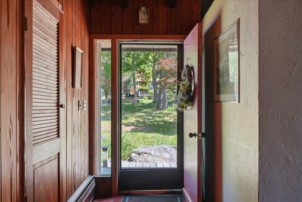 47 Old Oaken Bucket Rd