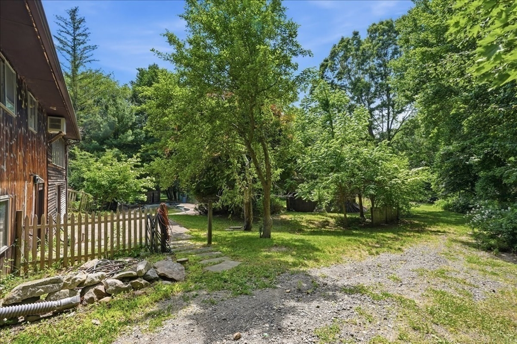 47 Old Oaken Bucket Rd