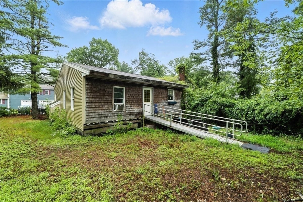 15 Kalmia Road