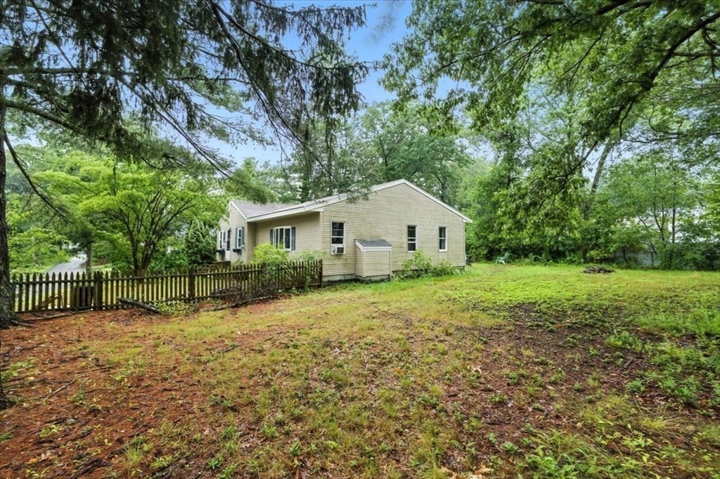 15 Kalmia Road