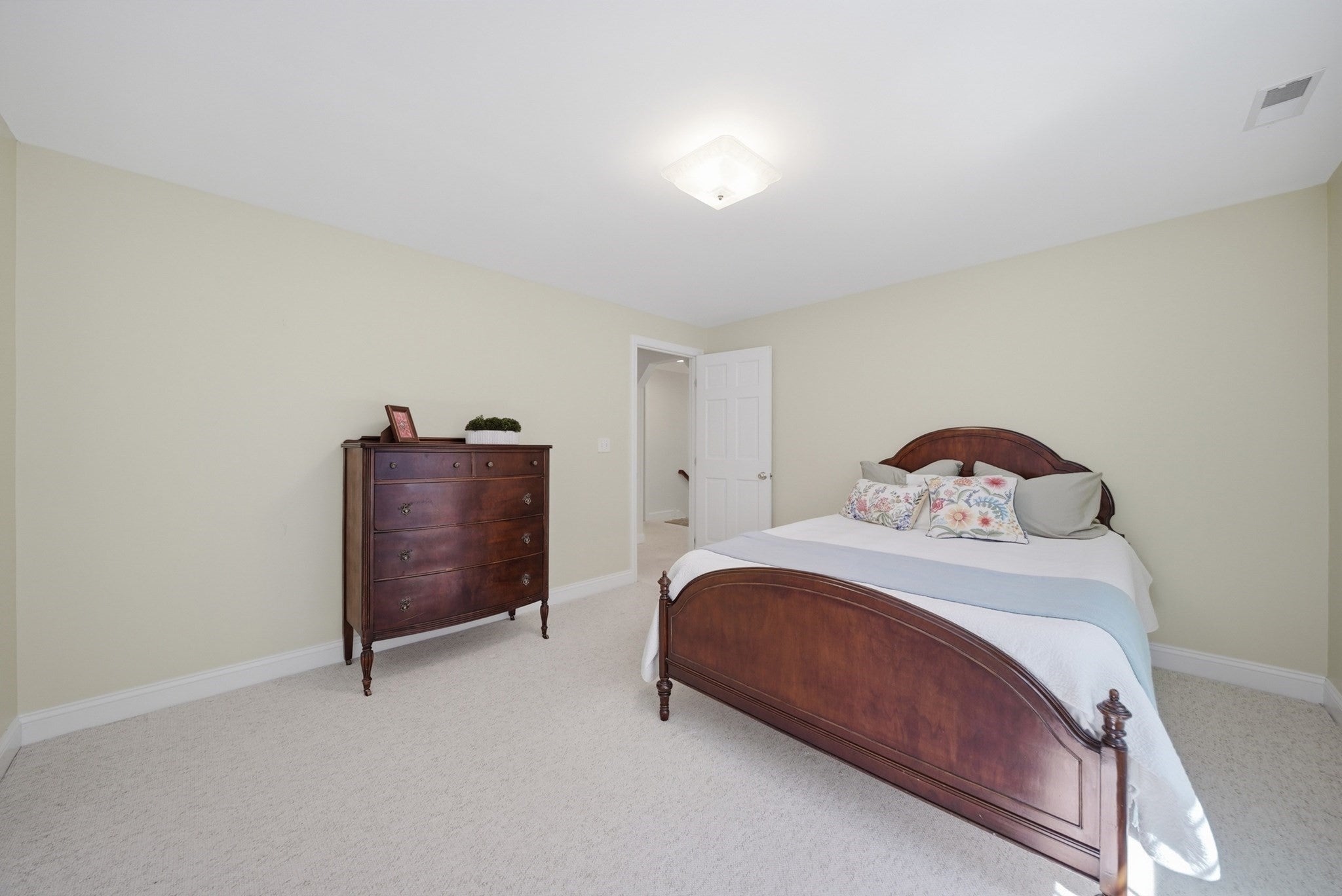 11 Olde Village Road, Salem, NH Photo #24
