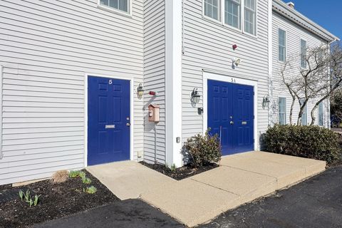 Photo of 844 Franklin St #5, Wrentham, MA 02093 (MLS # 73489201)