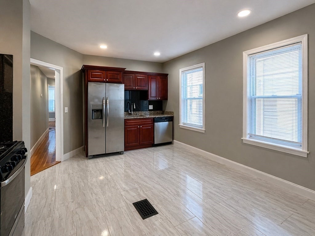 9 Nightingale St #2, Boston, MA, 9 Nightingale St #2, Boston, MA Photo #5
