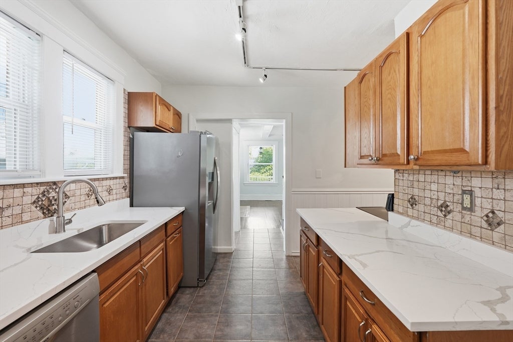 14 Saint Elmo Rd, Worcester, MA, 14 Saint Elmo Rd, Worcester, MA Photo #11