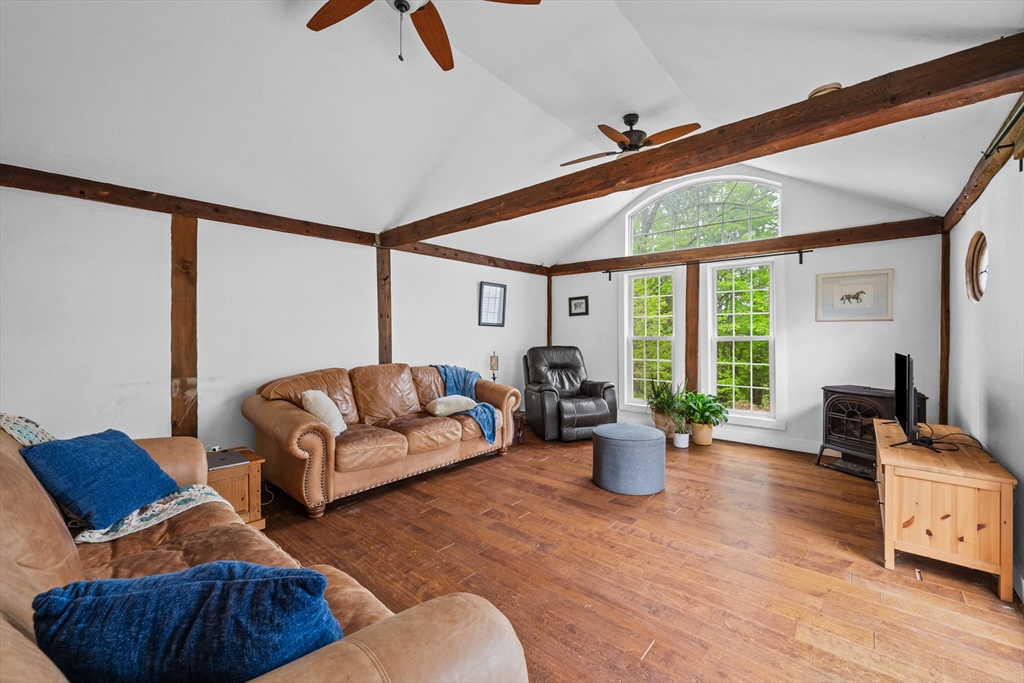 10 Maple ST, Sturbridge, MA Photo #12