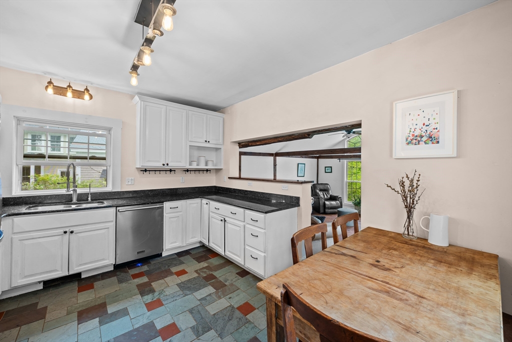 10 Maple ST, Sturbridge, MA Photo #16