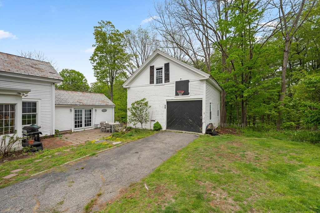 10 Maple ST, Sturbridge, MA Photo #36
