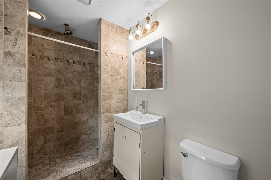 10 Maple ST, Sturbridge, MA Photo #25