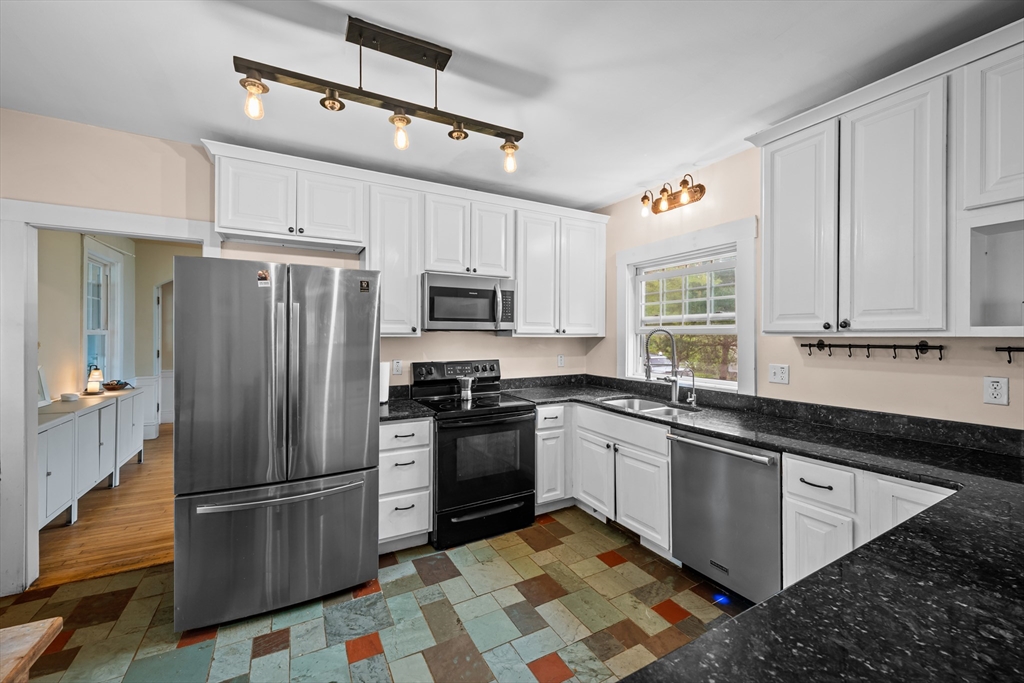 10 Maple ST, Sturbridge, MA Photo #14
