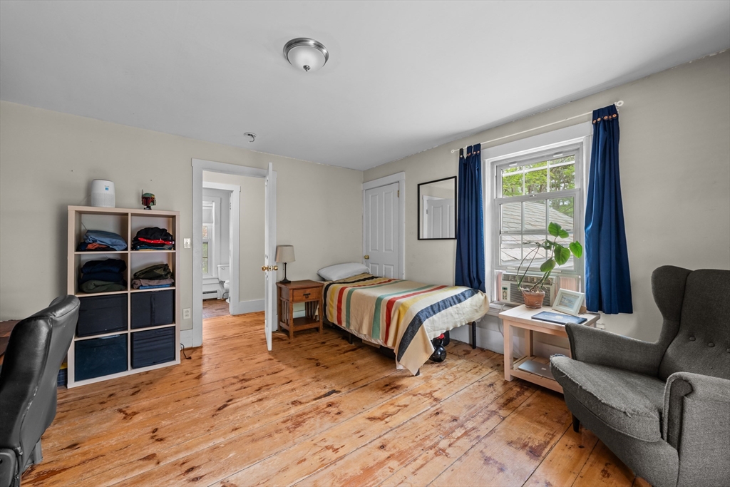 10 Maple ST, Sturbridge, MA Photo #28