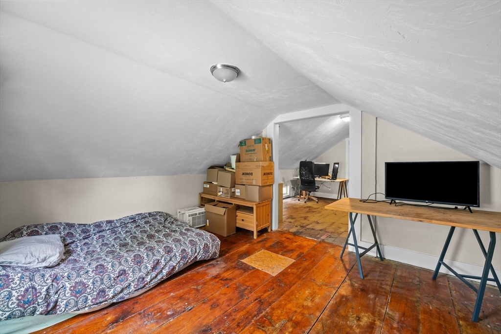 10 Maple ST, Sturbridge, MA Photo #31